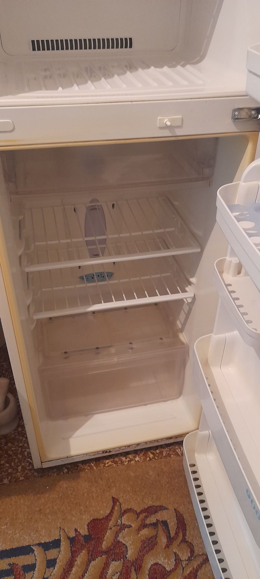 Продаеться холодильник LG