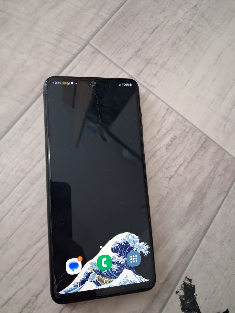 Продам Galaxy A22 все работает в отличном состоянии