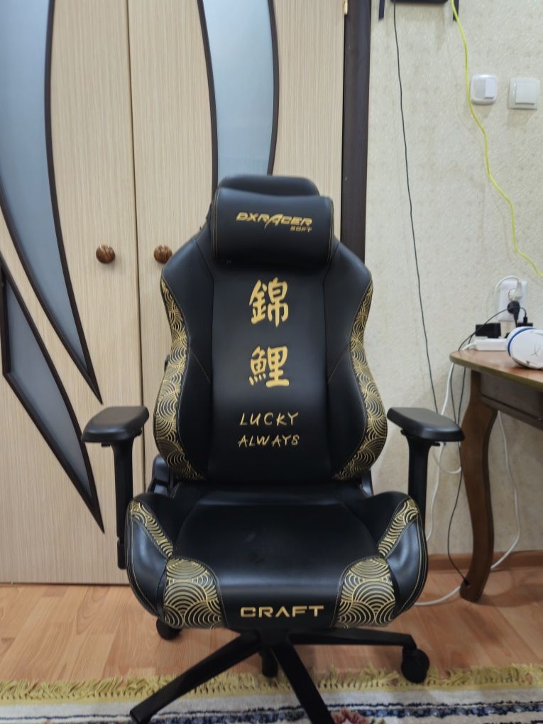 Игровое кресло dxracer craft в отличном состоянии
