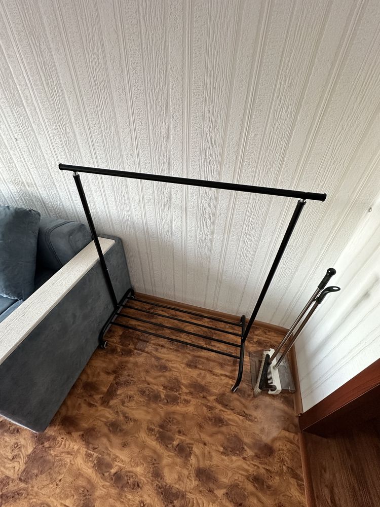 Продам вешалку Ikea