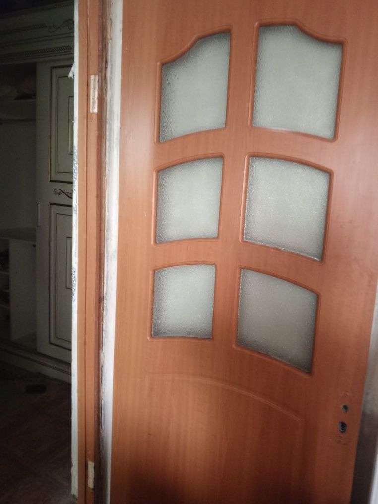 Продам двери 5 штук