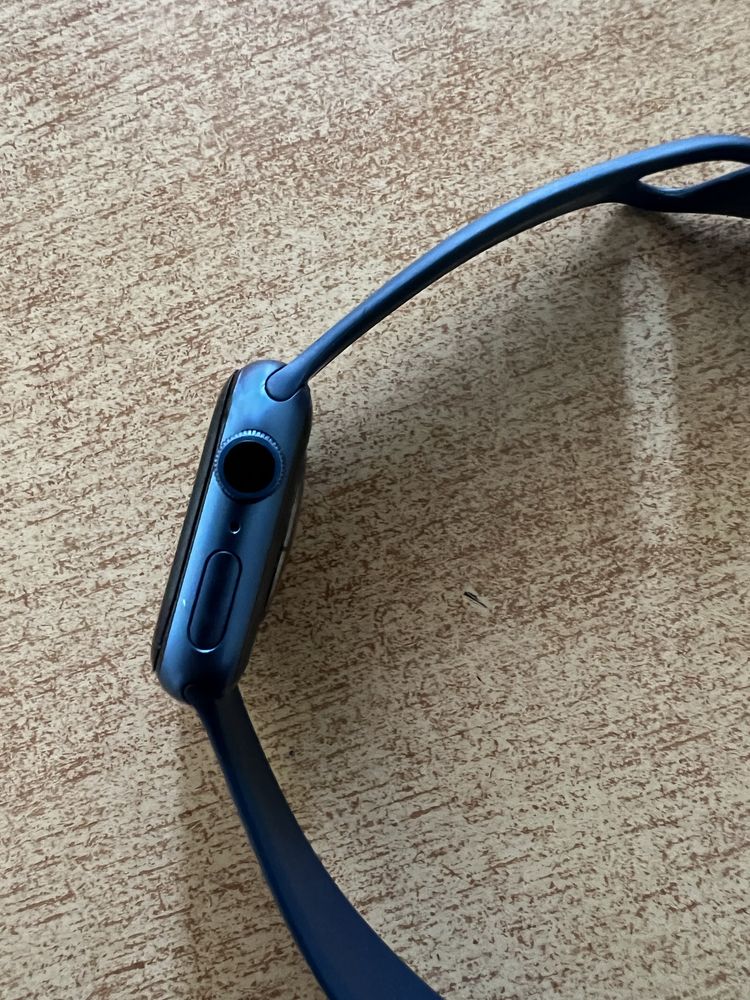 Продам Apple Watch 7