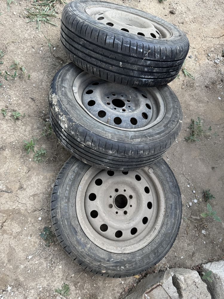 Продам комплект шины