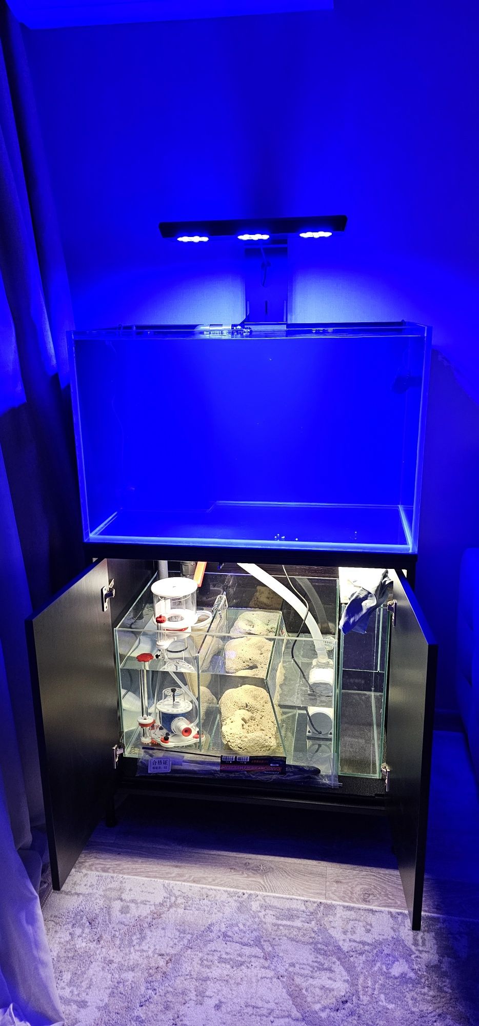 Морской аквариум с топовым освещением Ecotech Radion XR30 Pro