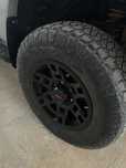 TRD диски r17х6.139 с покрышкой Maxxis razr 265/70