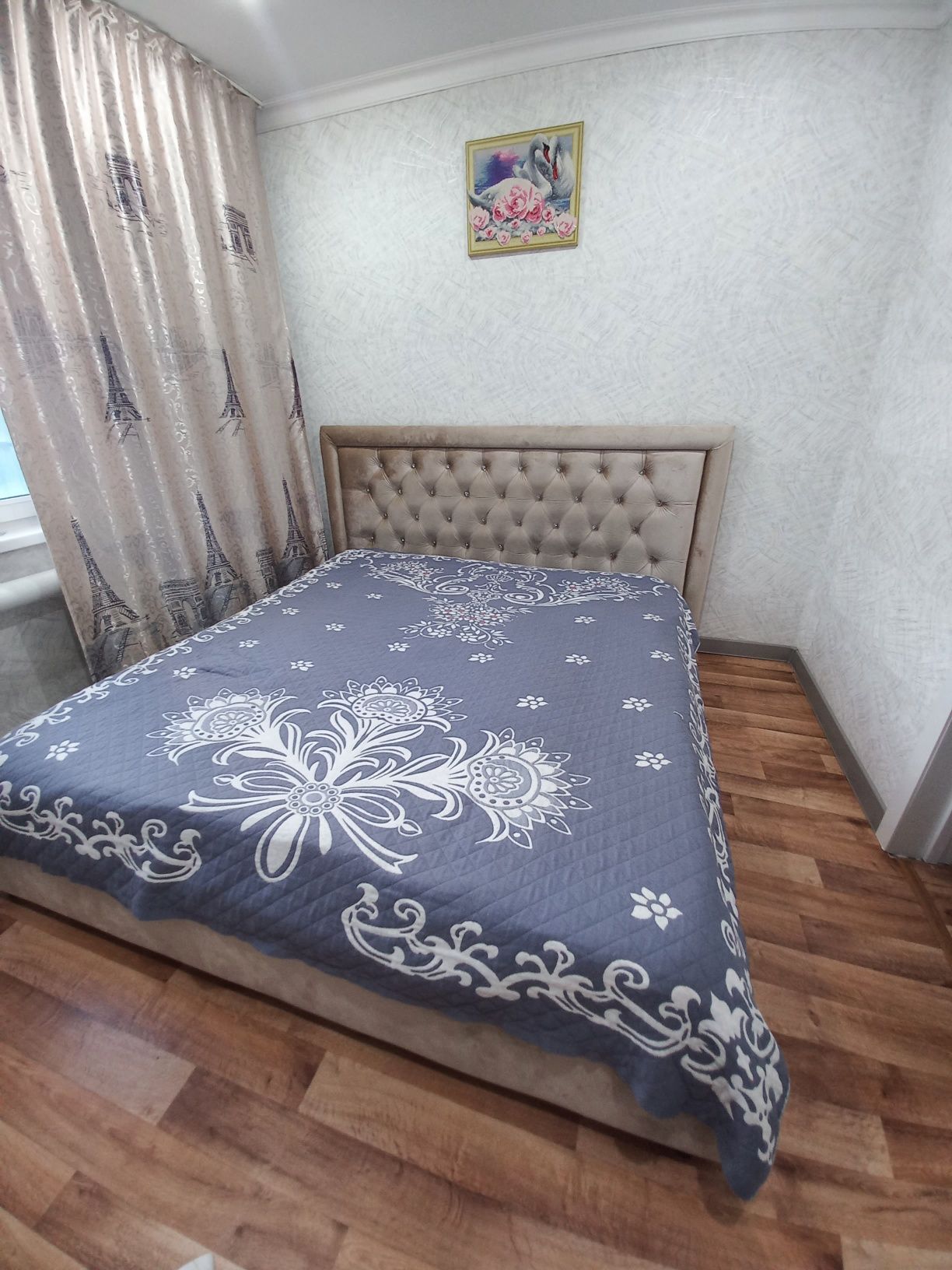 Двух спальная кровать в городе
