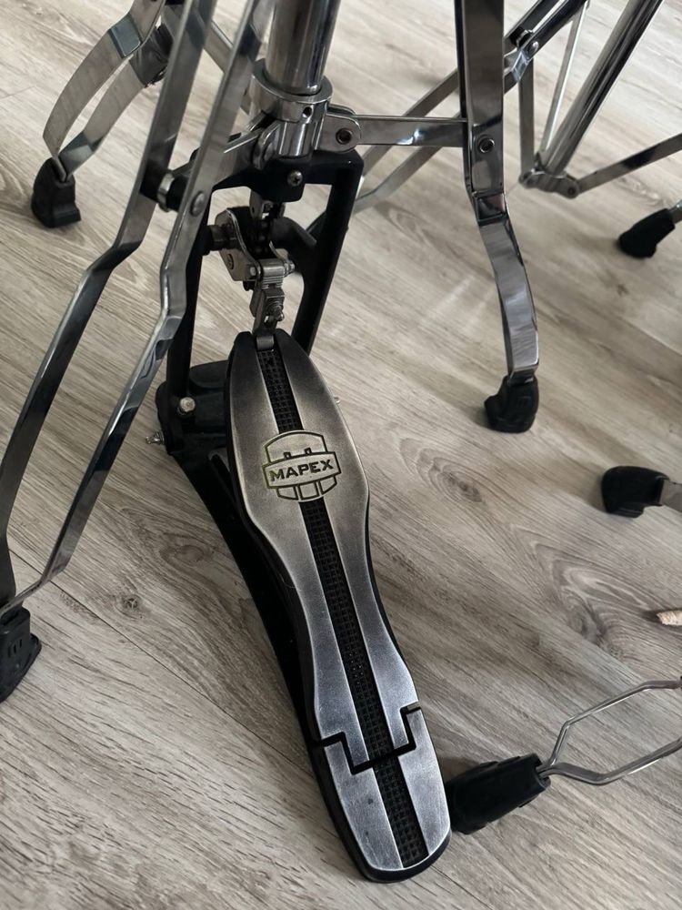 Продам барабаны Mapex с тарелками Sabian
