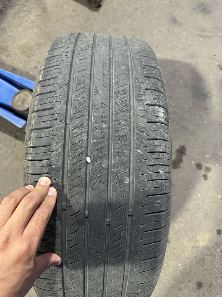 Продам б/у Шины R18 пара