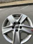 Продам оригинальный колпаки от Volkswagen R 16.
