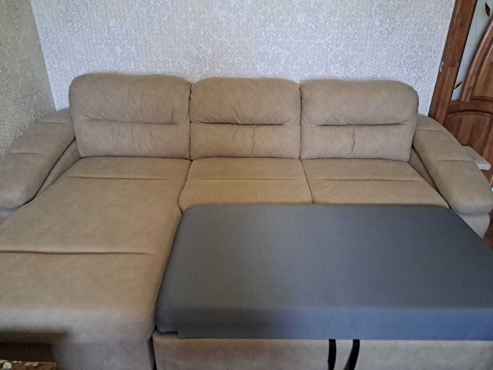 Пти новый угловой диван с креслом