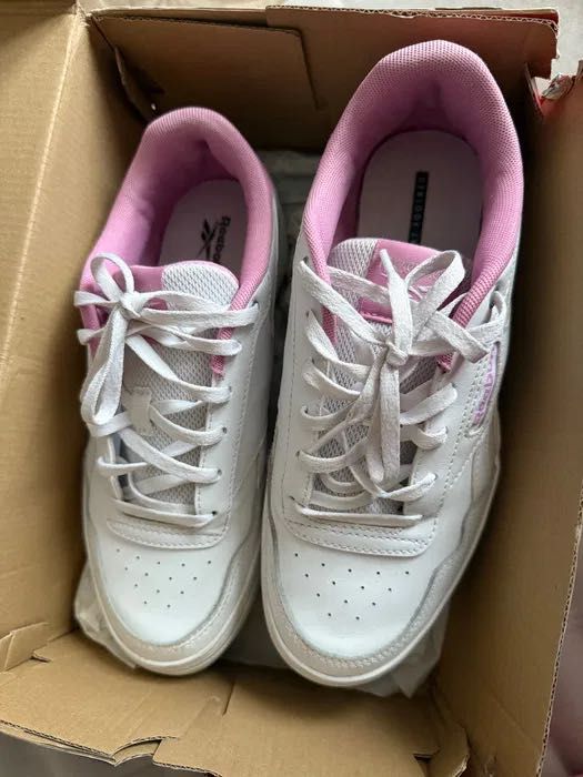 Продаю кроссовки оригинал Reebok