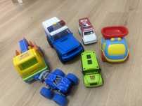 Игрушки разные.