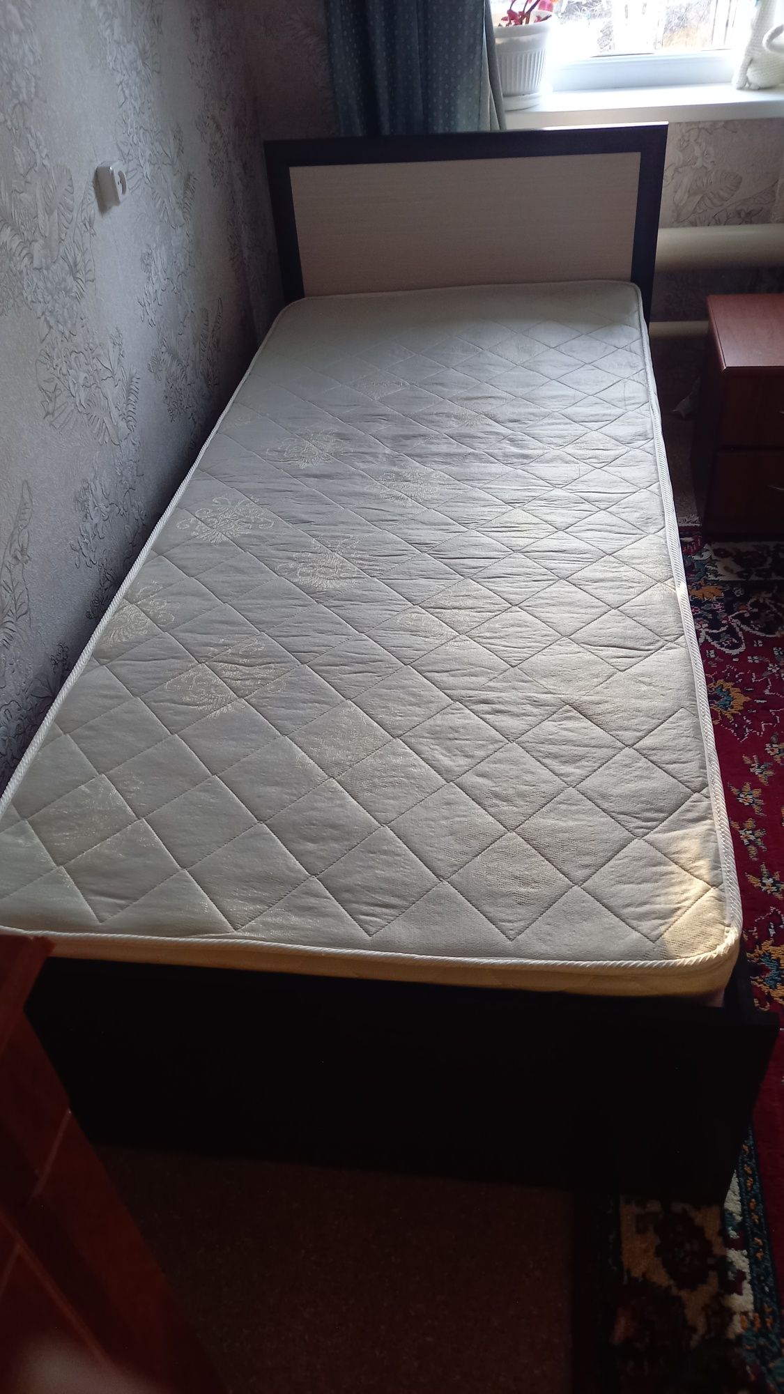 Продам кровать односпальная