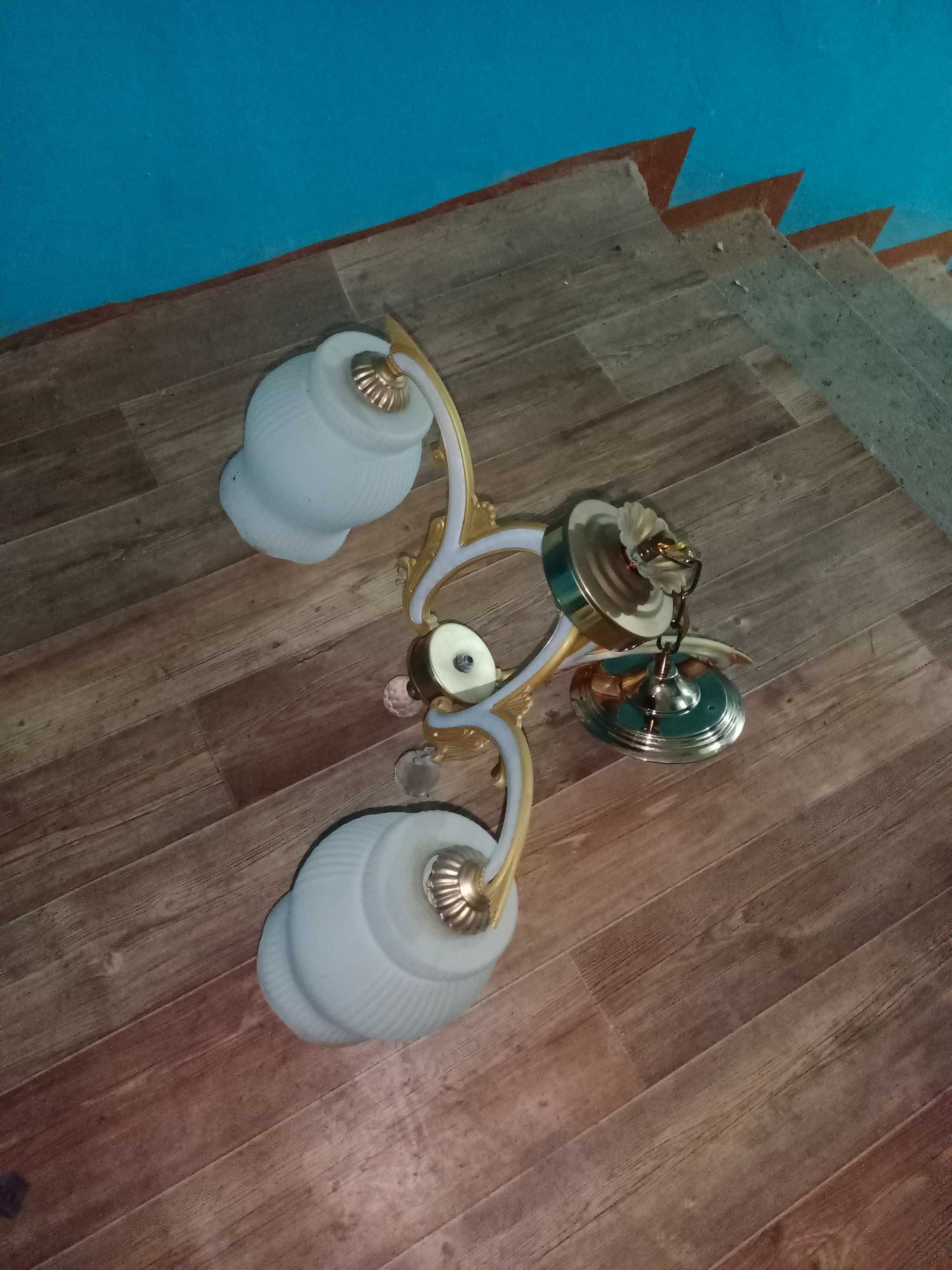 Продам люстры состояние хорошее