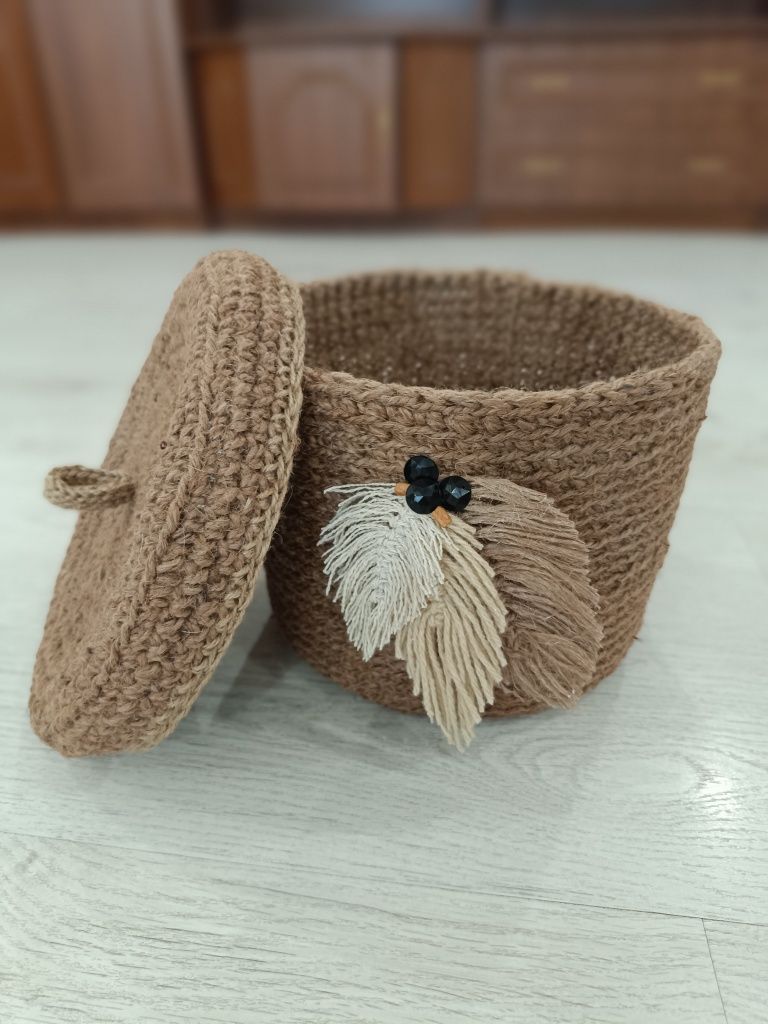 Корзина из джута с крышкой