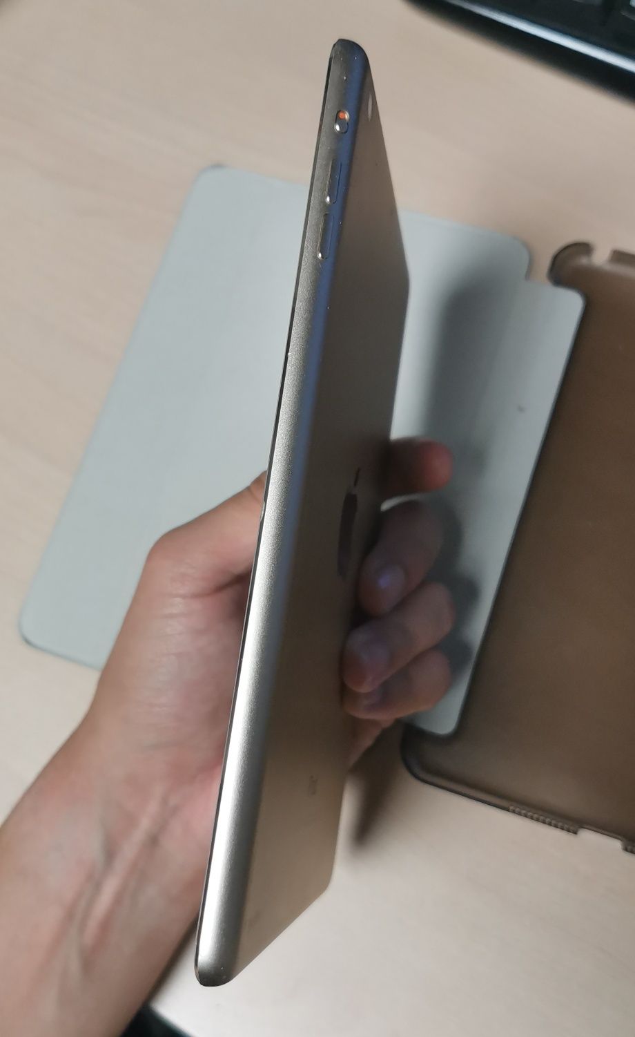 iPad mini 3 64Gb в идеальном состоянии