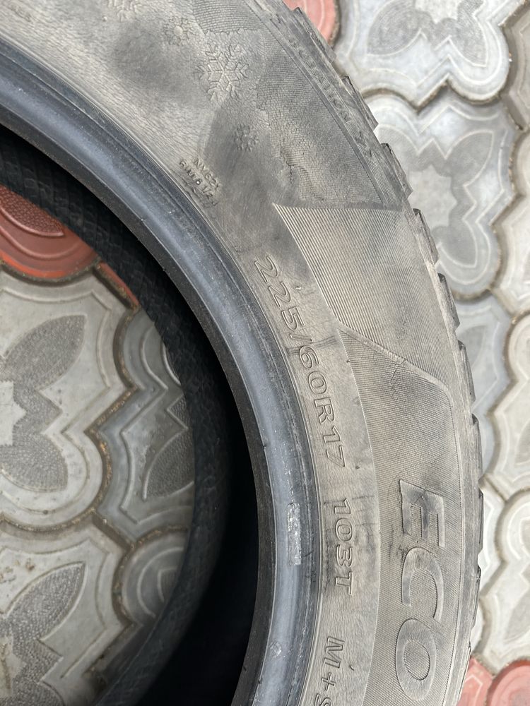 Продам комплект зимние шины 225/60R17 комплект 4 колеса