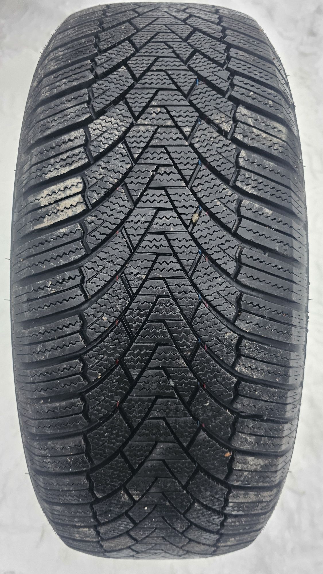 Продам шины зимние лепучки 245/50/20