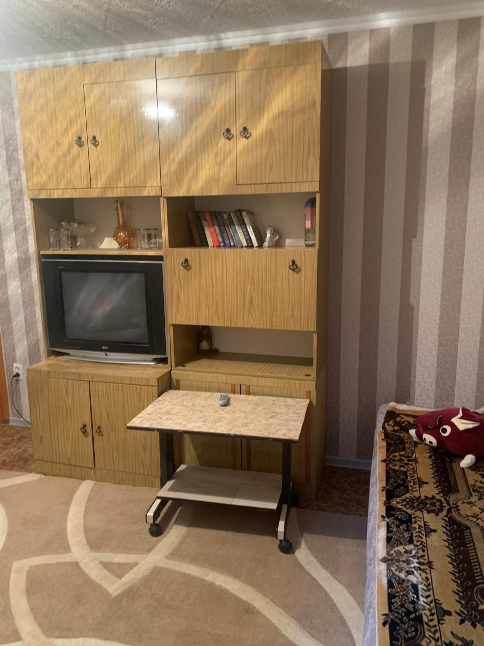 Сдам 1-нокомнатную квартиру часы,ночь-6500,не для шума,для двоих