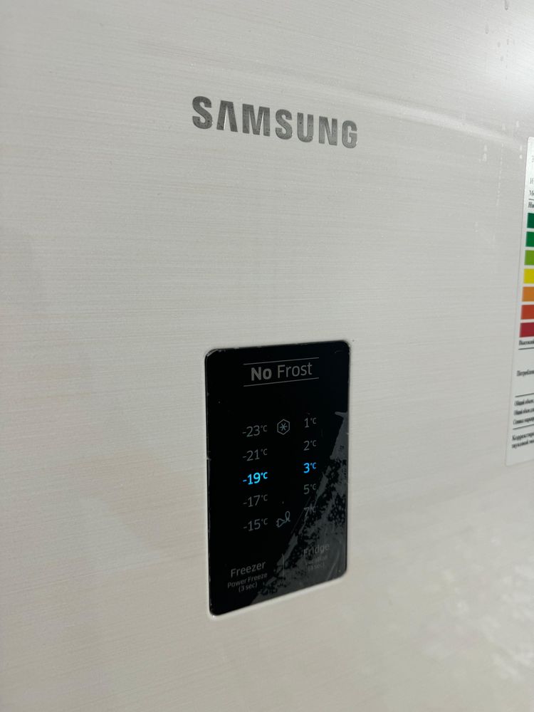 Продам холодильник Samsung
