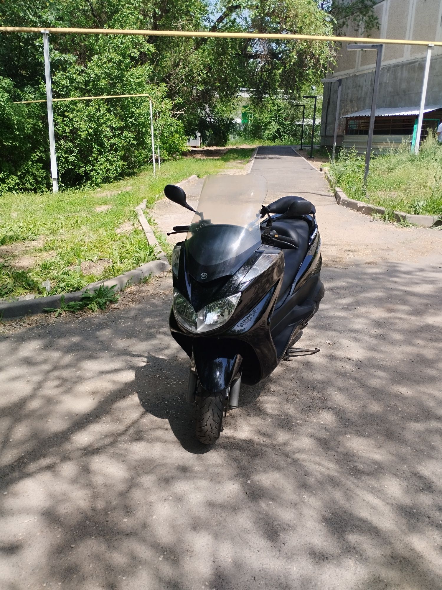 Yamaha majesty 400