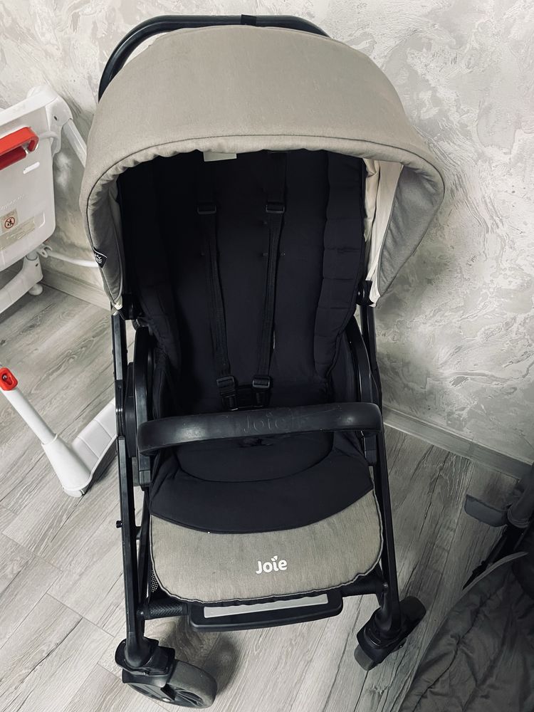 Коляска Joie продам