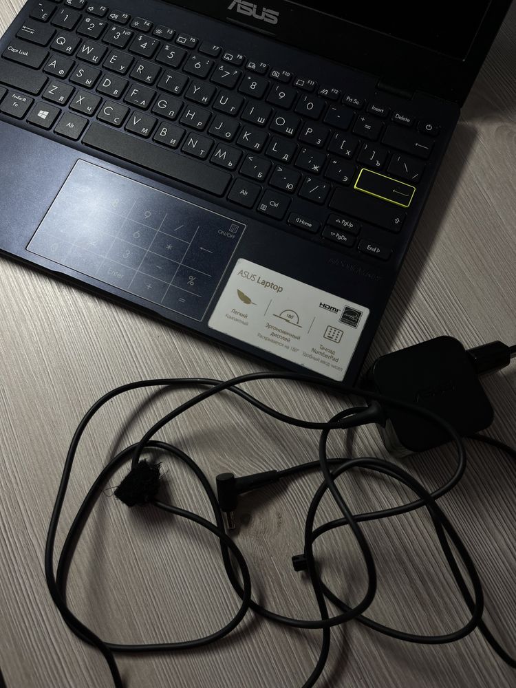 Нетбук ноутбук ASUS VivoBook E210MA