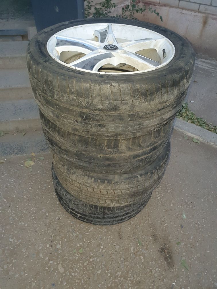 Продам диски. Р. 18 стояли на хонда .