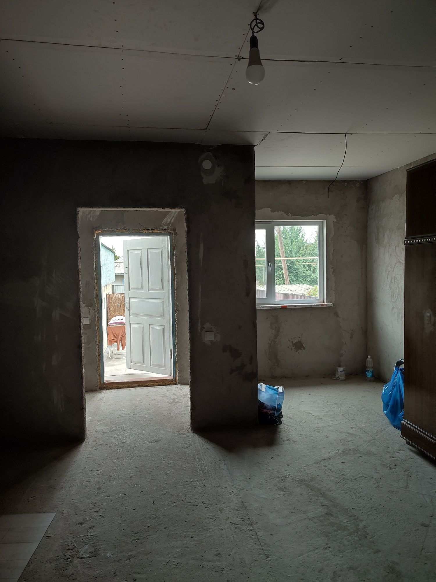 Продам дом в балпык би. В 5 минутах от центра. Рядом воскресный базар.