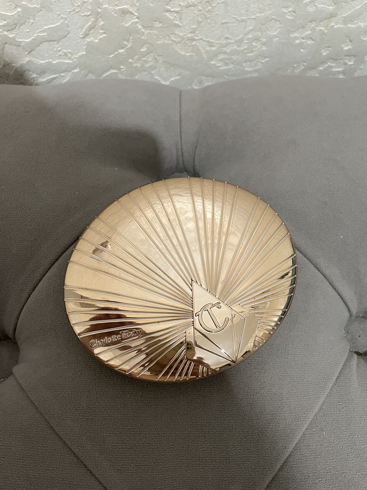 Бронзер от Charlotte Tilbury в оригинале