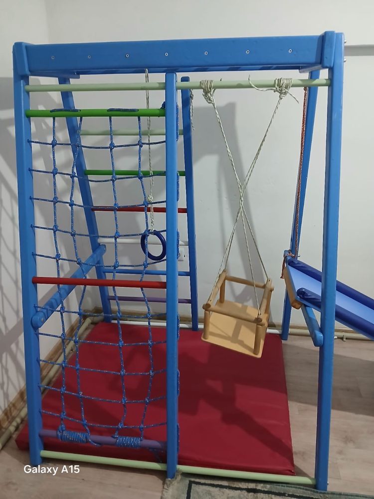 Продам небольшую игровую площадку для детей