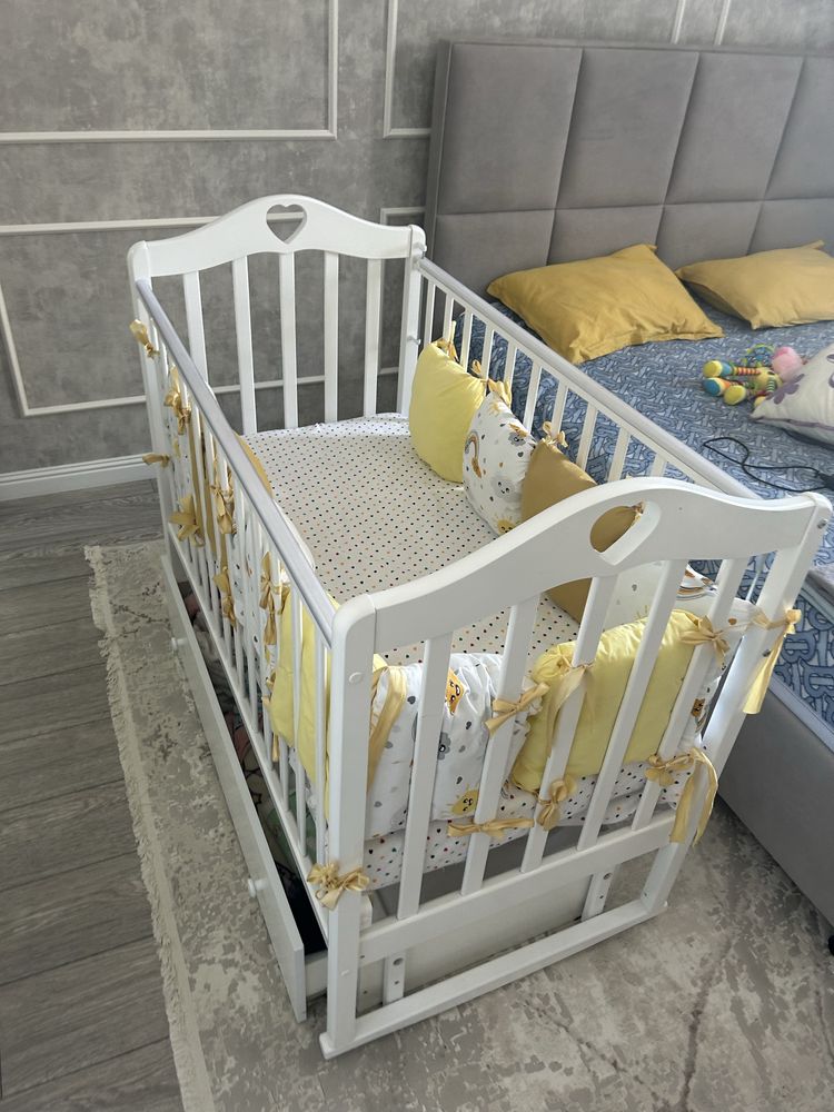 Продам детскую кроватку