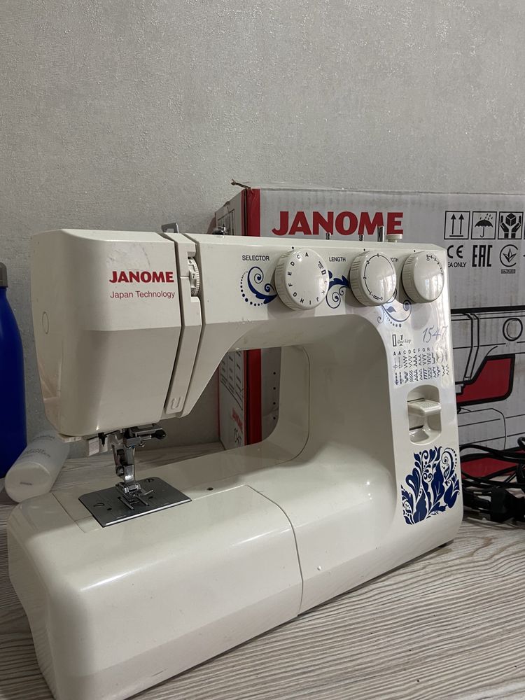 Janome 1547 продам швейную машину  за отличную цену срочно
