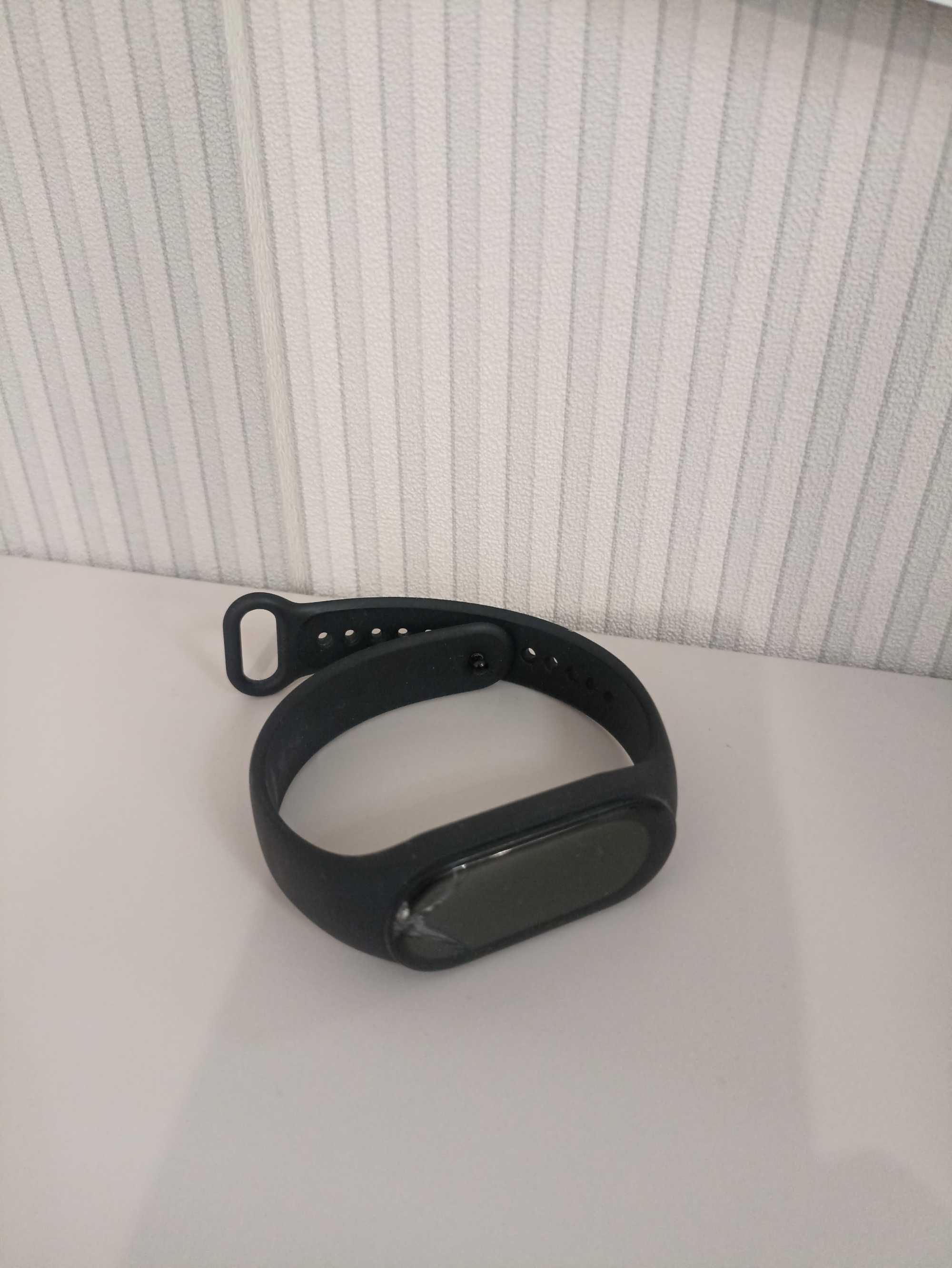 Mi Smart Band 7 с трещиной в экране