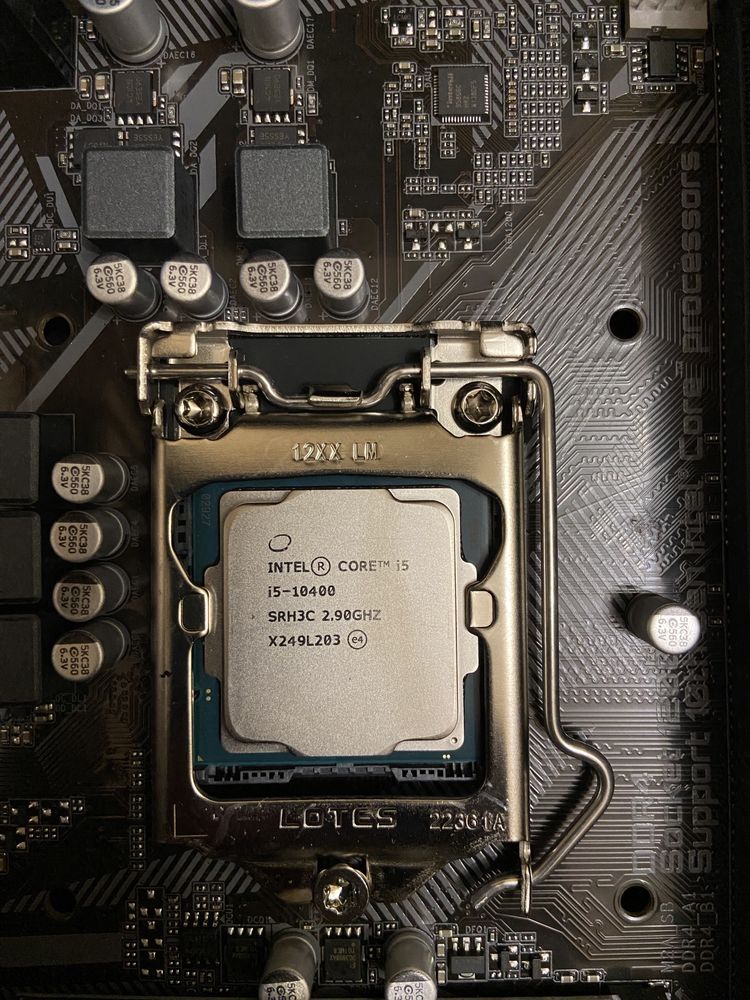 Процессор corel i5/10400/2.90 GHz озу32 ssd512