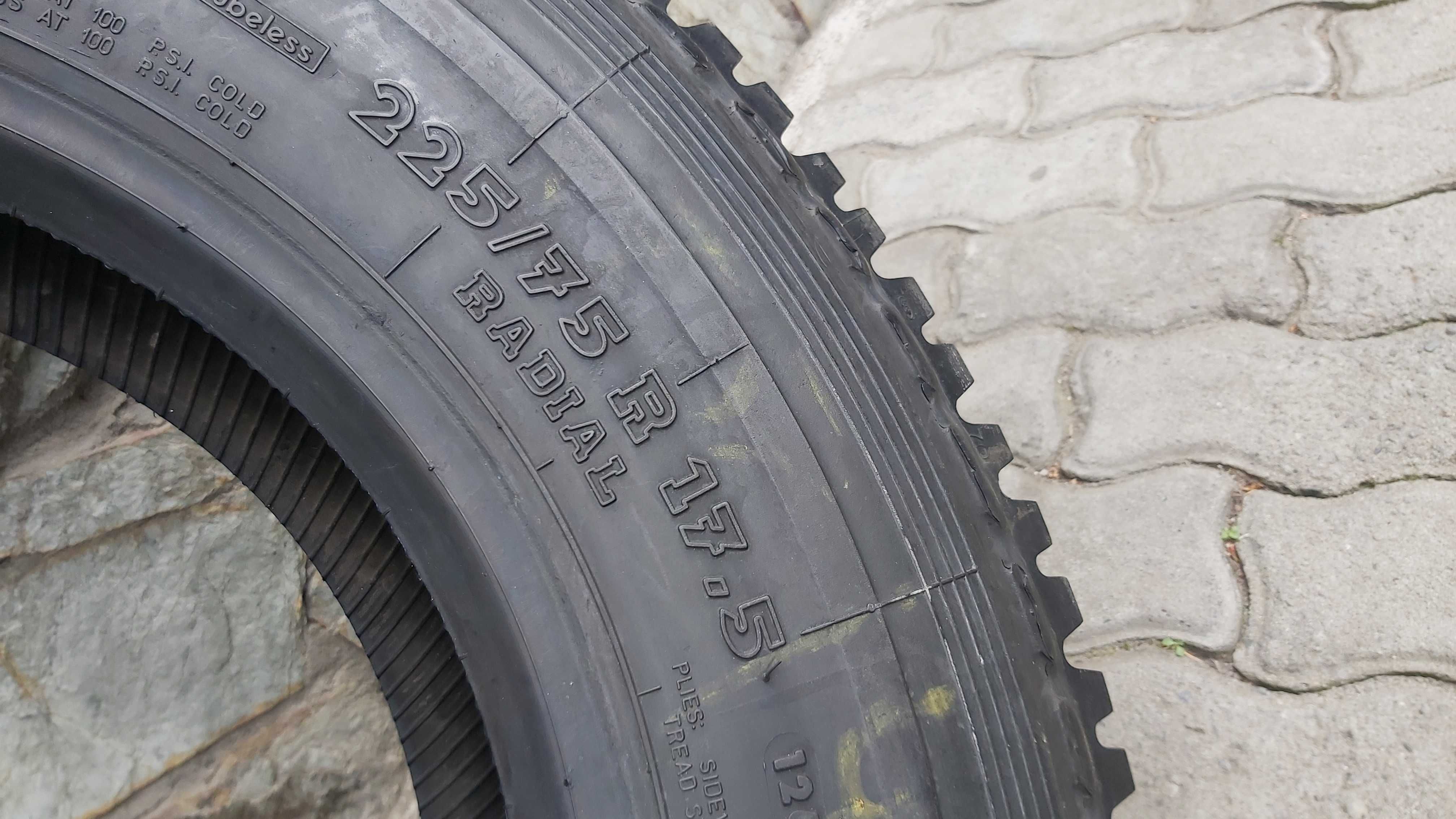 Комплект резины UNIROYAL 225/75 R17.5