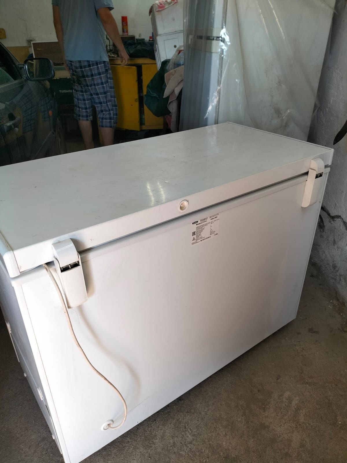 Продам морозильную камеру ларь.
