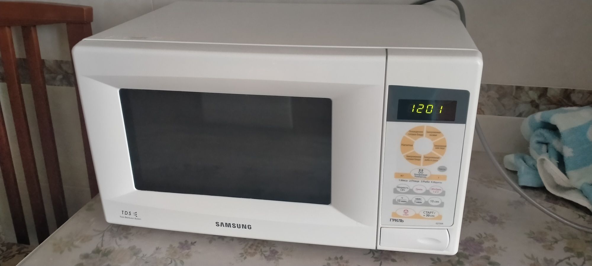 Микроволновая печь Samsung с грилем.