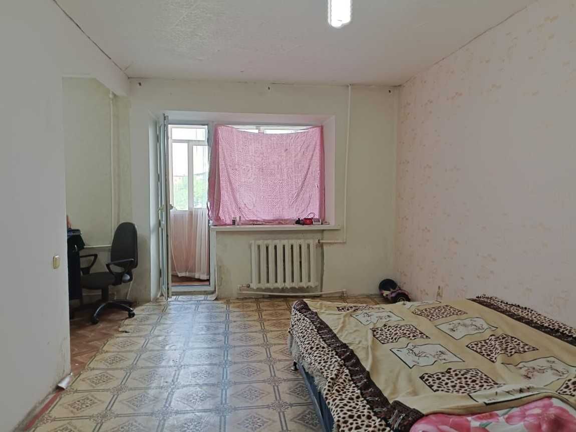 Продаю 2 комнатную квартиру в 21 микрорайоне.