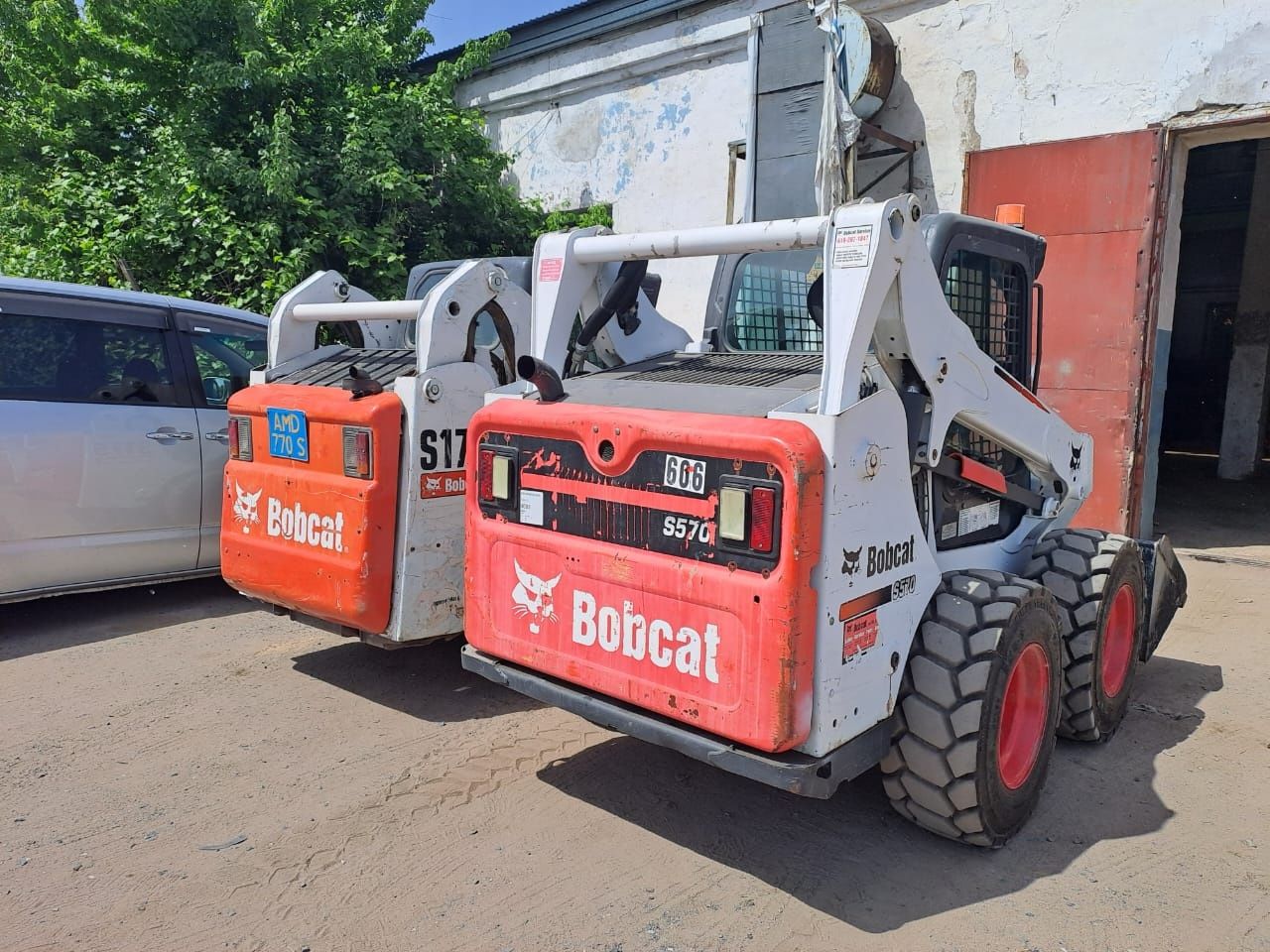 Услуги минипогрузчика BOBCAT. Ямобур. Буроям. Мини погрузчик. Мультик.