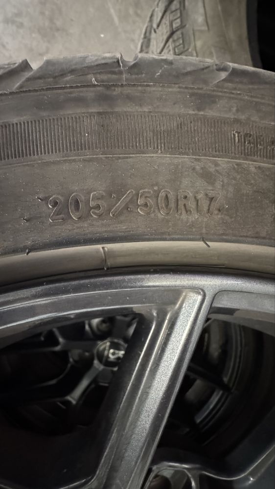 Диски с автошинами R17/50/205