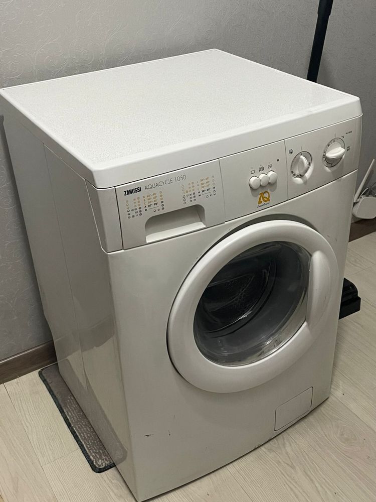 Продам стиральную машинку