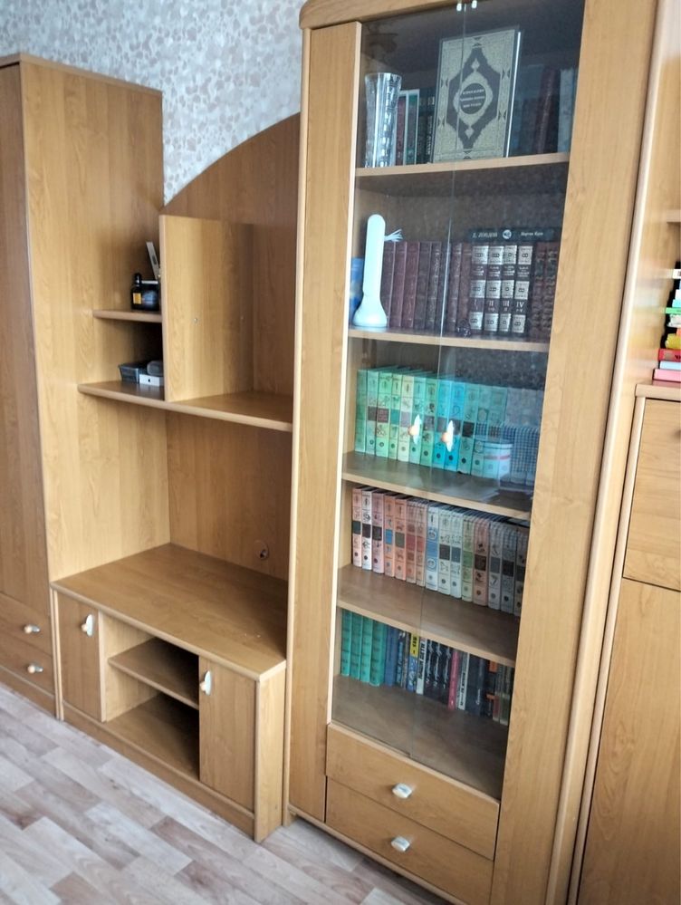 Продам Шкаф для комнаты.Польская Мебель