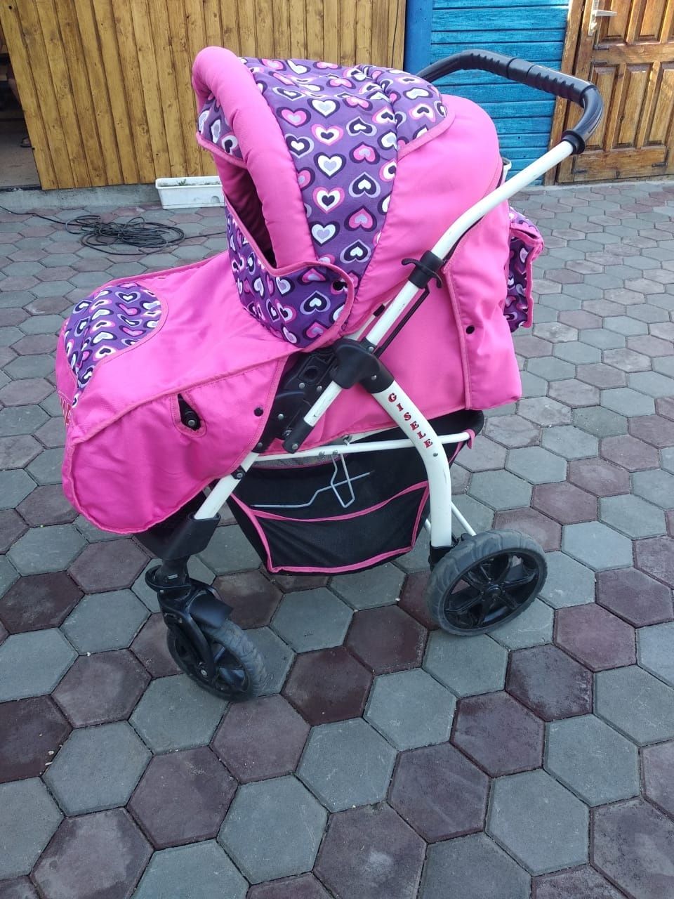 Коляска в хорошем состоянии.