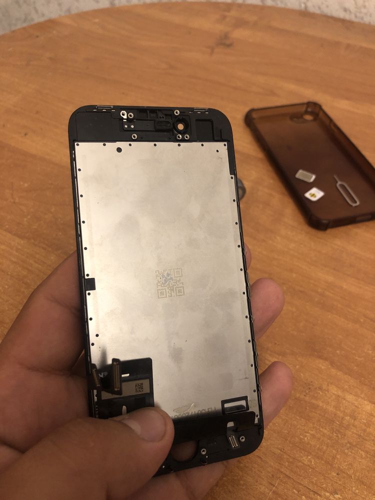 Продам дисплейный модуль от Iphone 8
