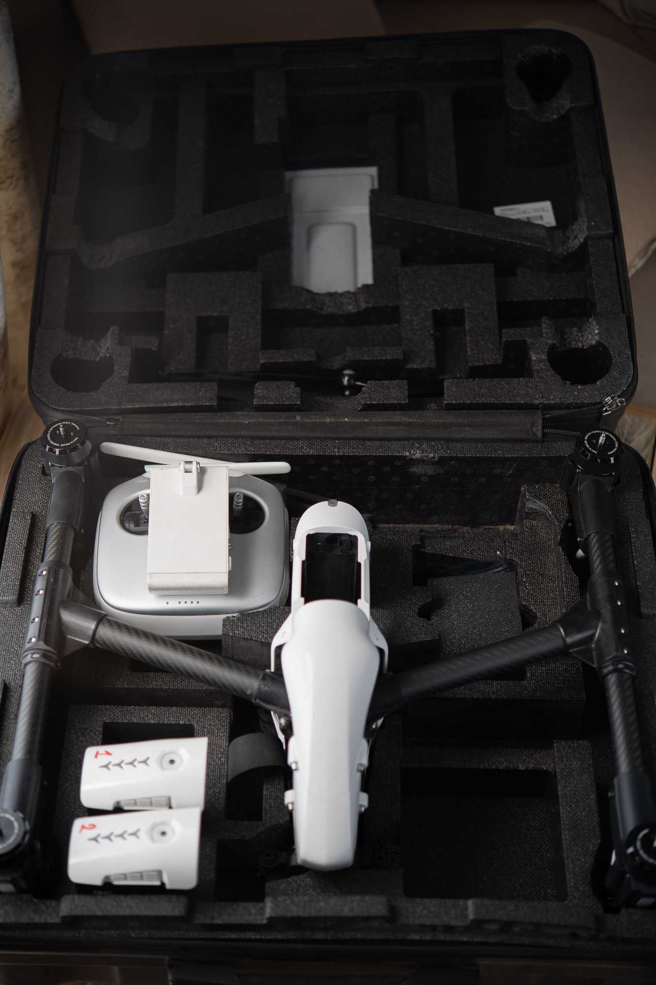 Квадрокоптер DJI Inspire 1 с камерой Zenmuse x5