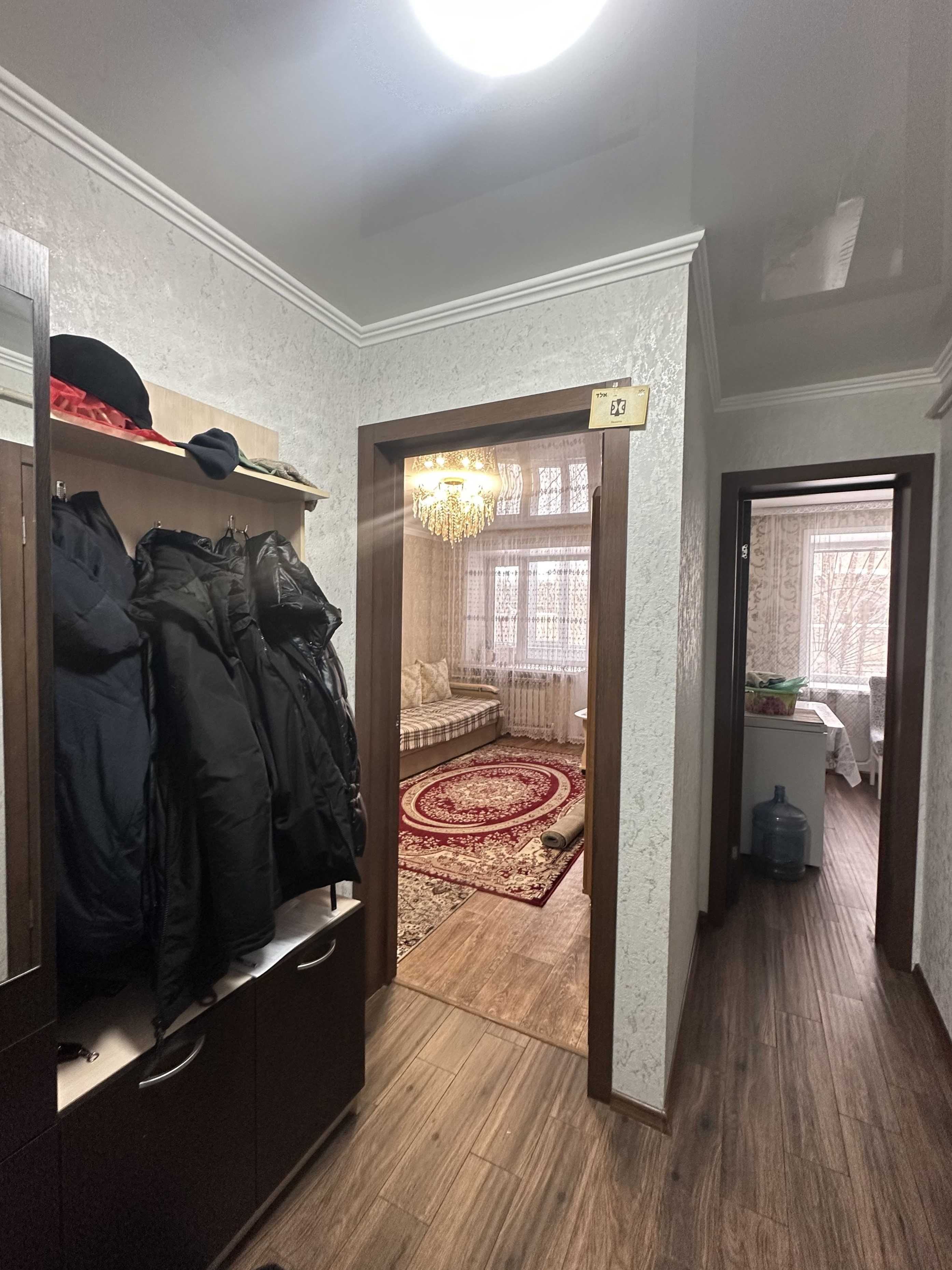 1-ком с ремонтом. Крамского 44/2. Площадь 36м². Кухня 8м². Кирпич 1977