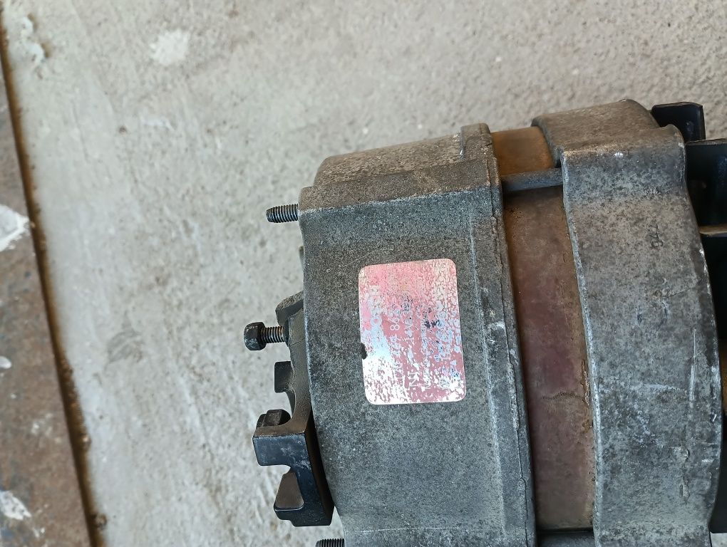 Продам генератор на Ауди 80
