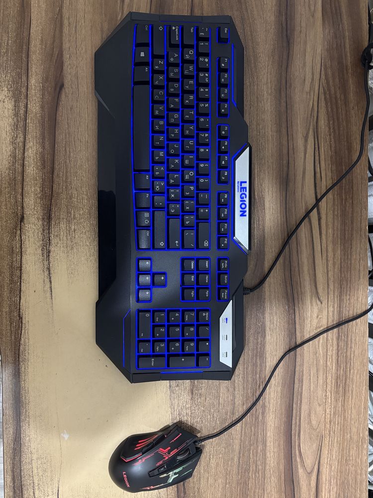 Игровая клавиатура и мышь Lenovo Legion