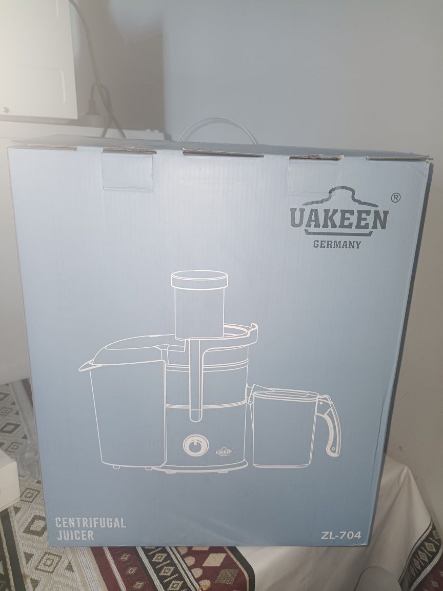Продаю НОВУЮ соковыжималку ZL-704
